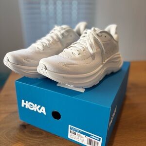 Women’s Hoka Clifton 10